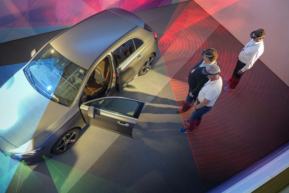 professionals mercedes hololens